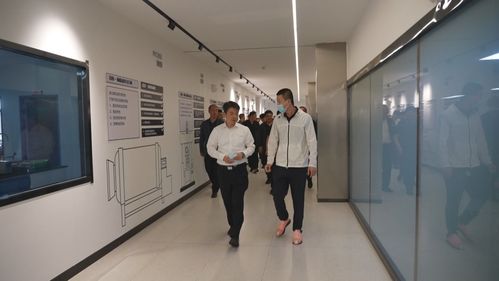 周鵬舉到我縣走訪調(diào)研企業(yè)運(yùn)行情況